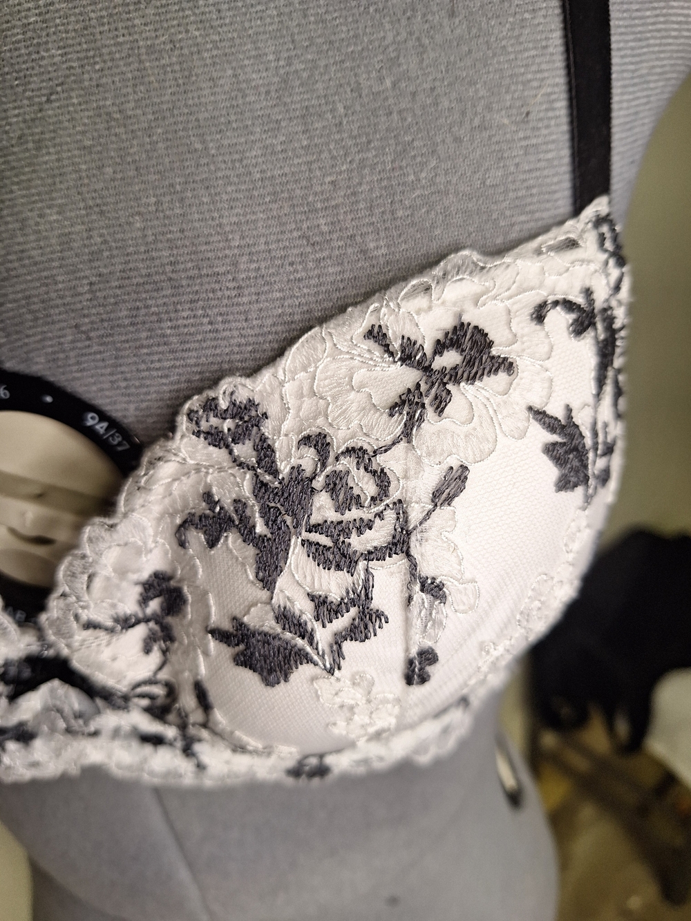 PINK Victoria's Secret White Bra with Black Floral Lace              Size 34C
